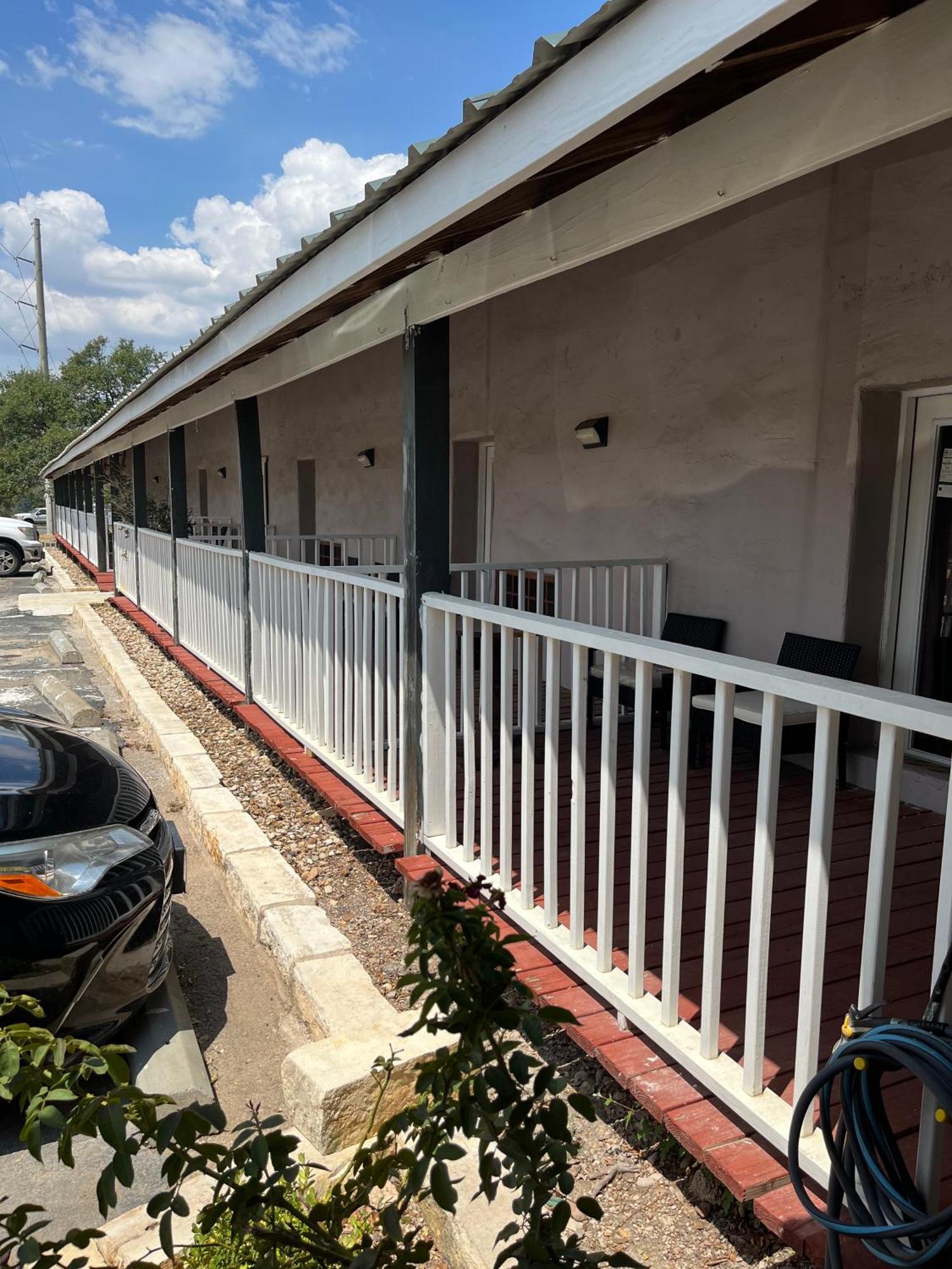 Outpost Motel Dripping Springs Ngoại thất bức ảnh