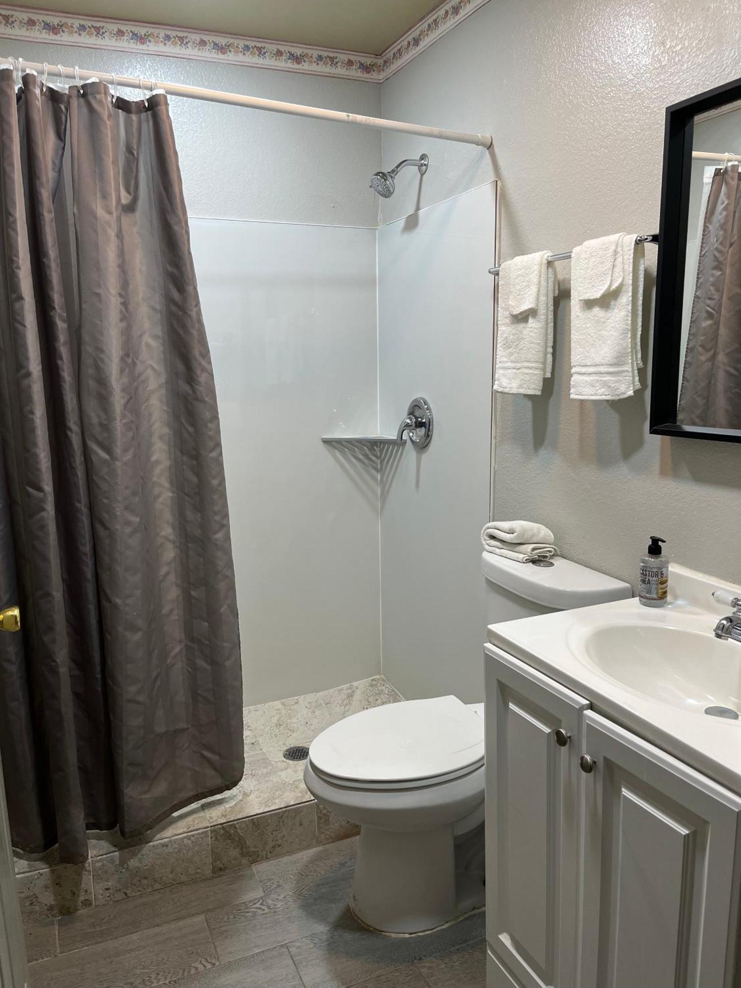 Outpost Motel Dripping Springs Ngoại thất bức ảnh